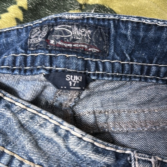 1 barely worn pair of women silver jeans 30 x31 - Picture 3 of 5